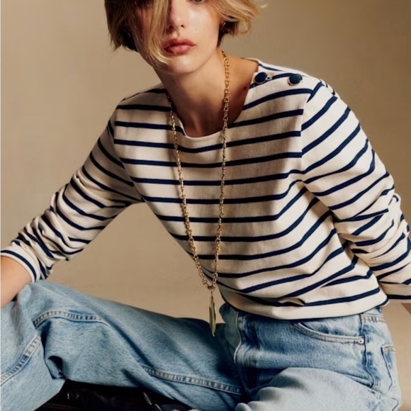 Welcome to my closet all reasonable offers welcome. Thanks for shopping - Picture 8 of 9